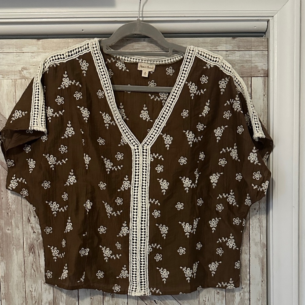 Anthropologie hem& thread med top Brown Floral Women's Top
